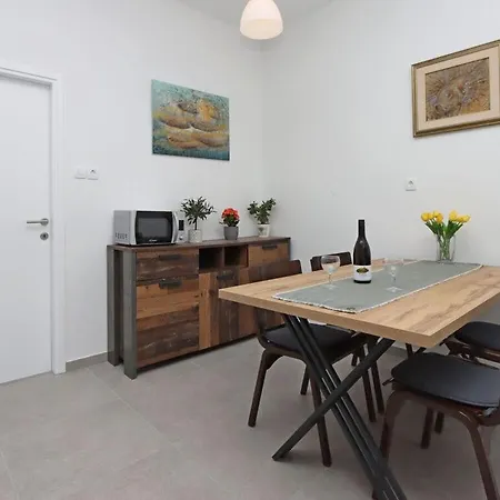 Lovely In Krk Apartment