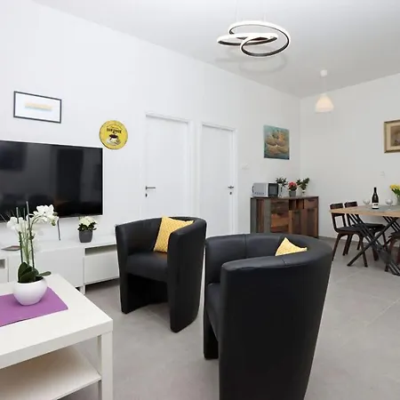 Apartment Lovely In Krk Krk Town