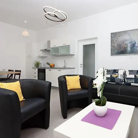 Lovely In Krk Apartment