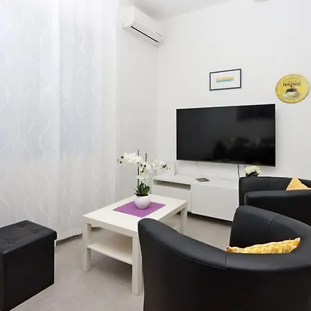 Apartment Lovely In Krk Krk Town